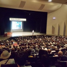 健康づくりの講演をする筆者（本人提供）