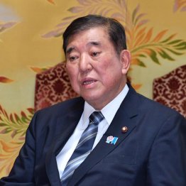 矜持はみじんも感じられない石破首相（Ｃ）日刊ゲンダイ