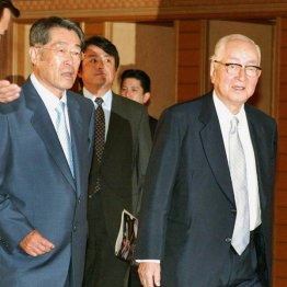 故・渡辺恒雄元巨人オーナー（右）とともに球界でも存在感を発揮した堤氏は91歳になった今もJOC内では特別な存在（Ｃ）日刊ゲンダイ