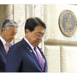 7回目の交渉も袖にされ…（ラトニック米商務長官との会談後に商務省を出る赤沢経済再生相＝ワシントン）／（Ｃ）共同通信社