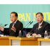 与党の過半数割れは絵空事じゃない（党首討論で発言する立憲民主・野田代表、右は石破首相）／（Ｃ）共同通信社