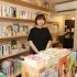「本のすみか」店長の小林晴奈さん（Ｃ）日刊ゲンダイ