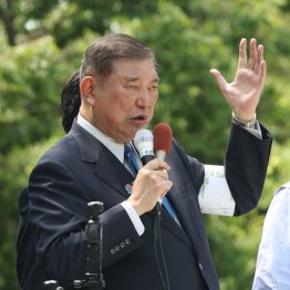 問うべきは「給付か減税」なのか…（Ｃ）日刊ゲンダイ