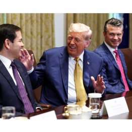 皇帝気取り（Ｃ）ロイター