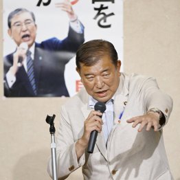 必死の全国遊説（Ｃ）日刊ゲンダイ