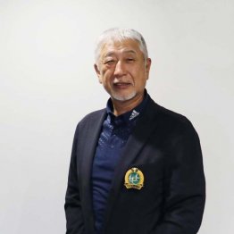 競技委員長を務める京CCのブレザーを着て（提供写真）