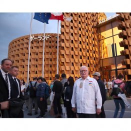 約15年ぶりに来日、ウクライナ・パビリオンを表敬訪問（Ｃ）日刊ゲンダイ