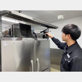 駆除作業の様子（提供写真）