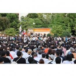最後の訴えには主催者発表で2万人が集まった（Ｃ）日刊ゲンダイ