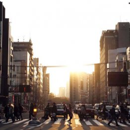 お盆を前に考えたい（Ｃ）日刊ゲンダイ