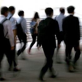 お客さんのほとんどは普通のサラリーマン（Ｃ）日刊ゲンダイ