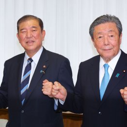 着々と延命工作（石破首相と森山幹事長）／（Ｃ）日刊ゲンダイ