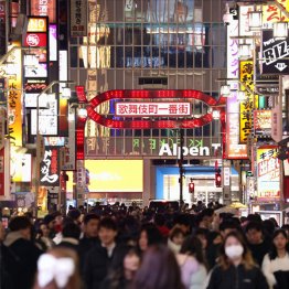 眠らない街・歌舞伎町（Ｃ）共同通信社