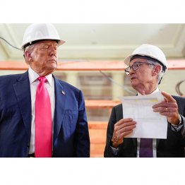 FRBの本部改修について、言い争うトランプ米大統領とパウエルFRB議長＝右（Ｃ）ロイター