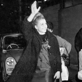 チャスラフスカ（Ｃ）共同通信社