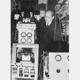 戦後も一線で研究をつづけた仁科芳雄理化学研究所所長（理化学研究所宇宙船研究室）／（Ｃ）共同通信社