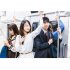電車内で、他者に対する配慮の意識が低い（写真はイメージ）