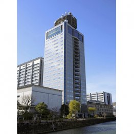 静岡県警の警察官の逮捕者は、今年に入ってこれで5人目…（静岡県警本部が入るビル）／（Ｃ）共同通信社