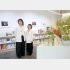 ブックディレクターの中村碧宙さん（左）と華道家の増渕若雨さん（Ｃ）日刊ゲンダイ