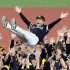 ソフトバンクがパ・リーグで2連覇、胴上げされる小久保監督（Ｃ）共同通信社