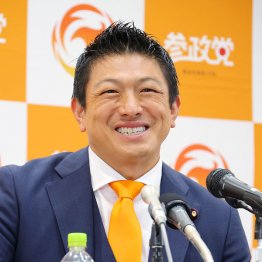 ミギミギ高市早苗・新総裁大好き（Ｃ）日刊ゲンダイ