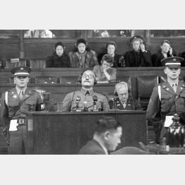 日本の戦争責任を裁いた極東国際軍事裁判（東京裁判）。被告となった東條英機元首相＝1947（昭和22）年12月29日（Ｃ）共同通信社