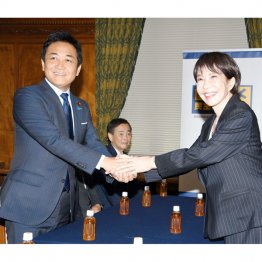 「自公政権を倒す」と言って選挙で戦い、終わったら自公にすり寄り…（Ｃ）日刊ゲンダイ