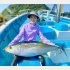格闘の末釣り上げたキハダマグロ（提供写真）