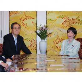 こんなことで自民党との「下駄の雪」関係の罪は帳消しにならない（Ｃ）日刊ゲンダイ