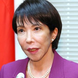 総理になれるのなら何でも…（Ｃ）日刊ゲンダイ