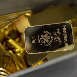 金は1グラムで2万3000円へ高騰（Ｃ）ロイター
