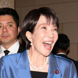 「勝てば官軍、負ければ賊軍」、高笑いが止まらない（Ｃ）日刊ゲンダイ