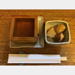 枡に次がれた剣菱は香りも爽やか（写真）大竹聡