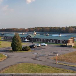 リバティアイランドが在籍したA1厩舎（Ｃ）日刊ゲンダイ