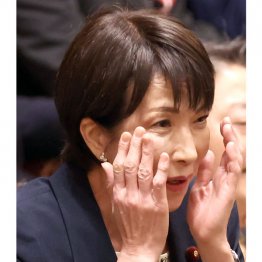 「お肌にも悪いと思っております」ーて（Ｃ）日刊ゲンダイ