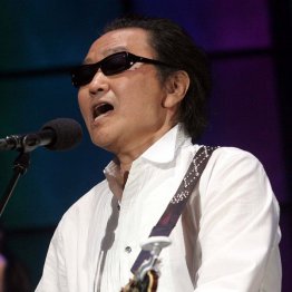 口を大きく開けた柔らかい発声（Ｃ）日刊ゲンダイ