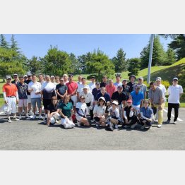 奥田さん（前列左から4人目）とのご縁で始まった「保科友里杯」／（本人提供）