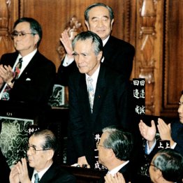 決選投票の末に勝利（Ｃ）共同通信社