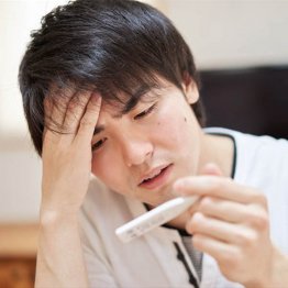 あれ、熱っぽいかも（写真はイメージ）