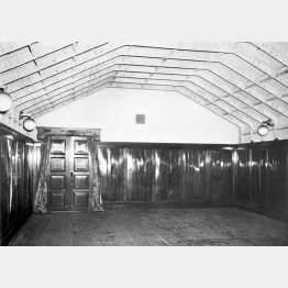 御前会議が行われた防空壕内の会議室（1965＝昭和40＝年8月）　／（Ｃ）共同通信社