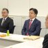 加藤勝信政治制度改革本部長（右）に一任も異論が噴出（Ｃ）共同通信社