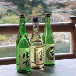 小澤酒造の向かい、清流ガーデン澤乃井園にて（写真）大竹聡