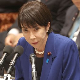 衆院予算委で答弁する高市早苗首相＝2025年11月7日（Ｃ）日刊ゲンダイ