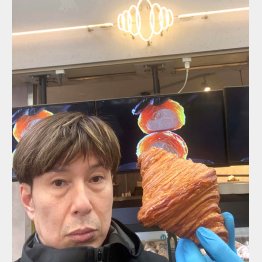 金子五郎社長（and上本町店前＝提供写真）