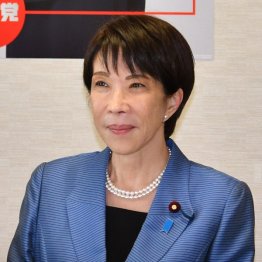 戦う国づくりに着々（Ｃ）日刊ゲンダイ