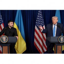 この案をのめというのか（Ｃ）ロイター