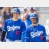 大谷翔平（左）とムーキー・ベッツ（Ｃ）ロイター／USA TODAY Sports