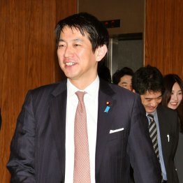 「普通の国」とは「言葉のあや」だという（Ｃ）日刊ゲンダイ