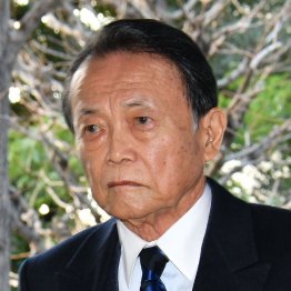 もはや政界の「がん」では…（Ｃ）日刊ゲンダイ