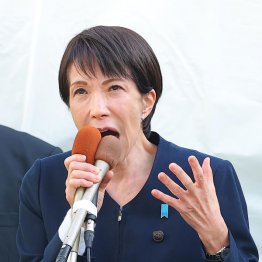 同じ口で「食料品は2年間ゼロ」を言い放つ（Ｃ）日刊ゲンダイ